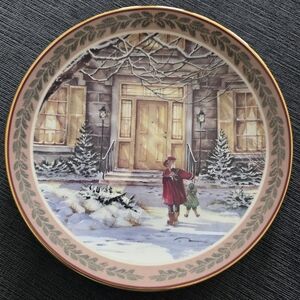 Trisha Romance “Harrop Homestead” Collector Plate 2001 Winter Cottage Scene